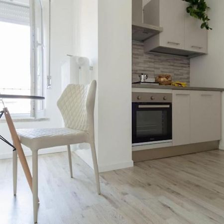 One Flat/Studio,Busto ArsizioCenter,With Terrace ภายนอก รูปภาพ