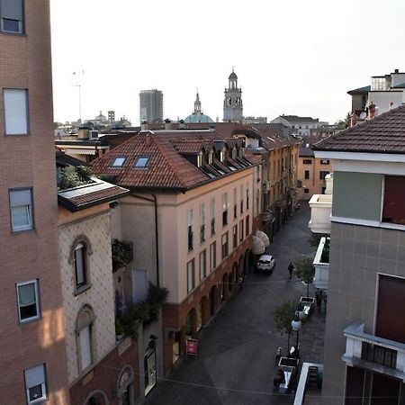 One Flat/Studio,Busto ArsizioCenter,With Terrace ภายนอก รูปภาพ